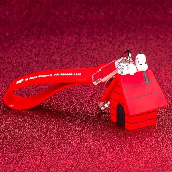 Peanuts Snoopy Keychain - The World Famous Dog - Limited Edition For Cheap - Image 2